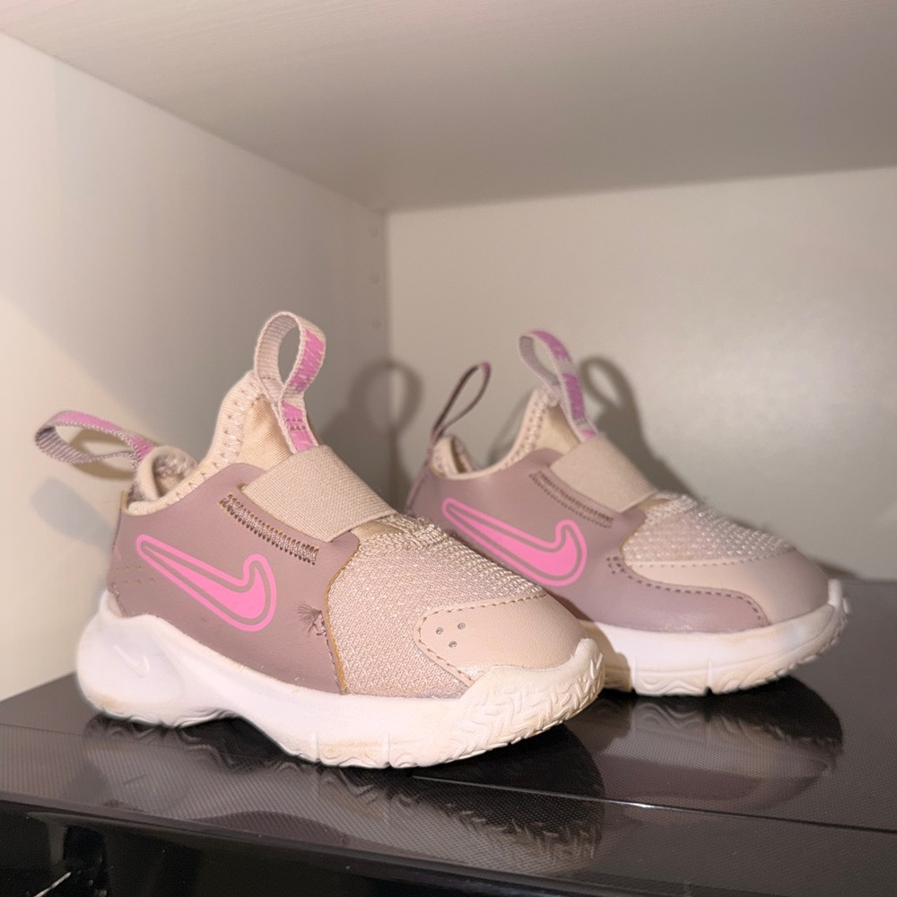 Nike Kids Sneakers in Pink and Cream